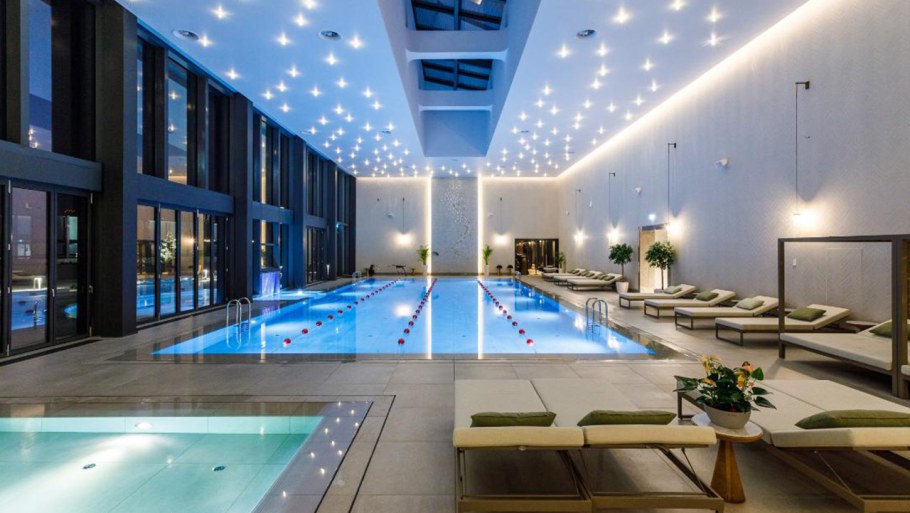 Нева Тауэрс бассейн