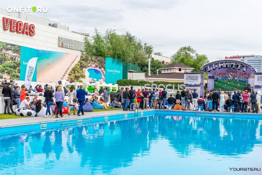 Крокус фитнес открытый бассейн
