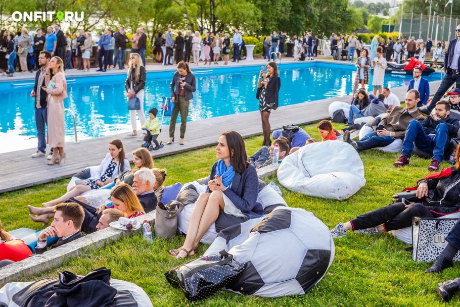 Крокус фитнес бассейн летний