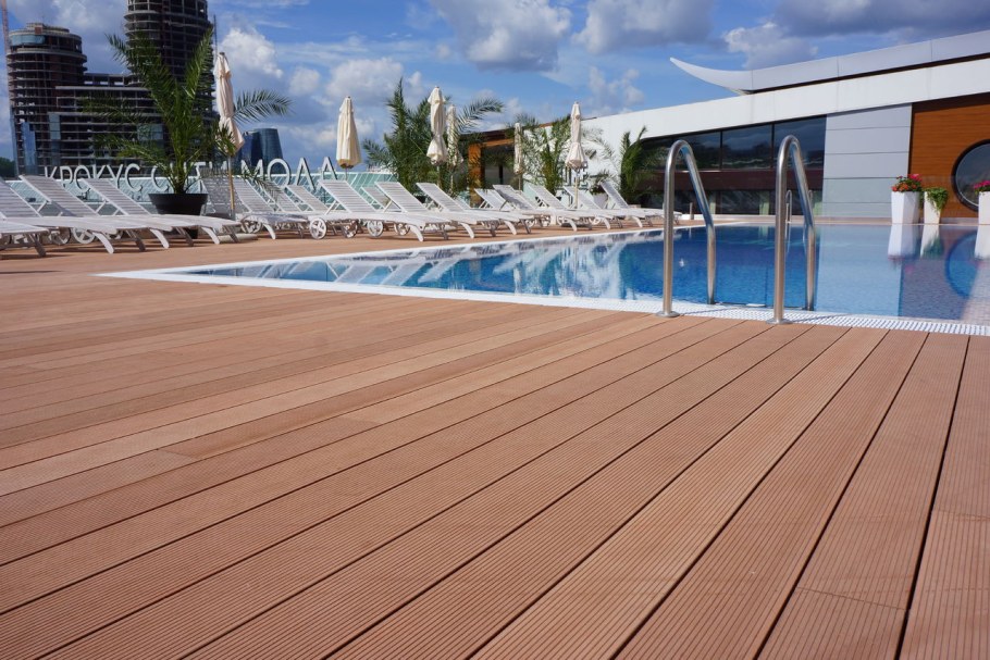 Крокус бассейн открытый на крыше