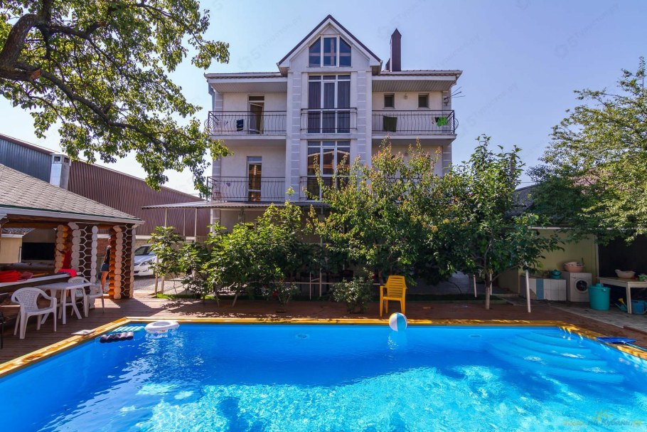 Гостиница Камелот Адлер