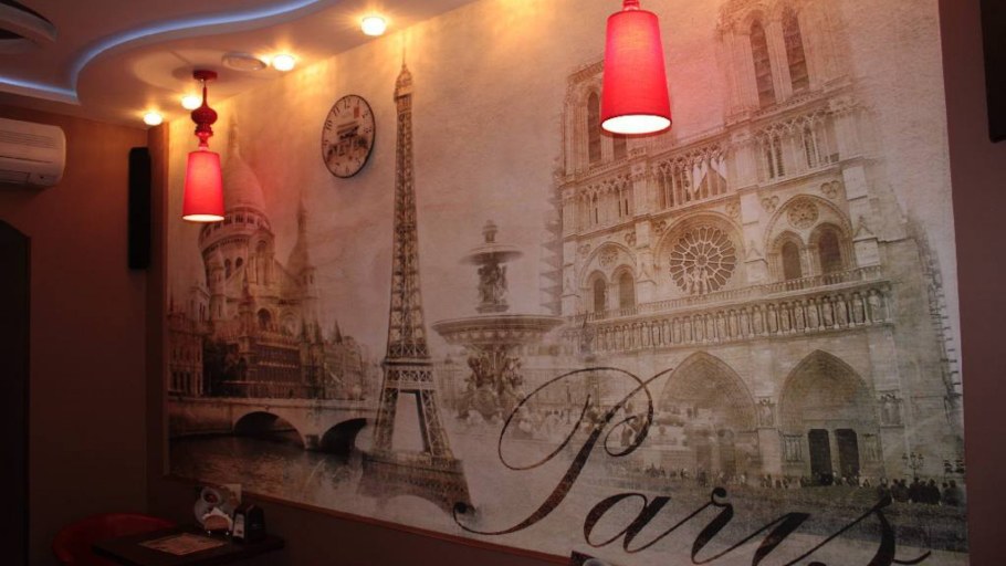 Картины на стенах мексиканского ресторана