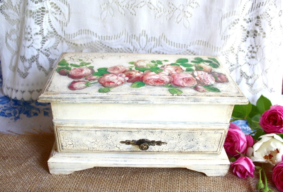 Декупаж предметов интерьера