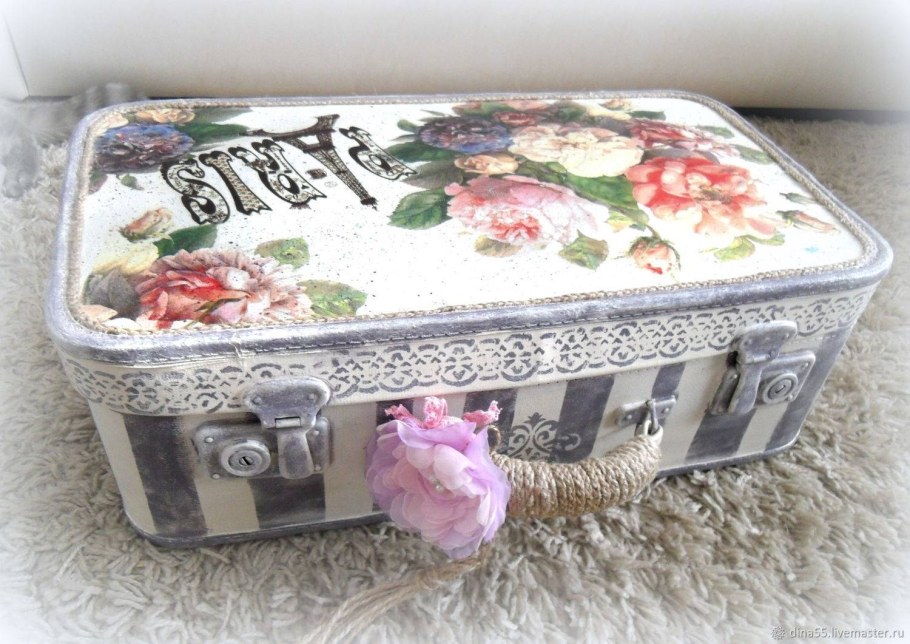 Декупаж чемодана