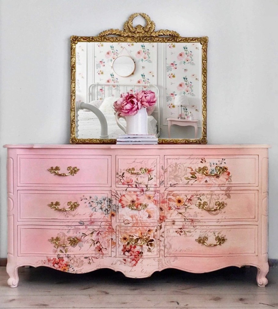 Комод в стиле шебби Шик