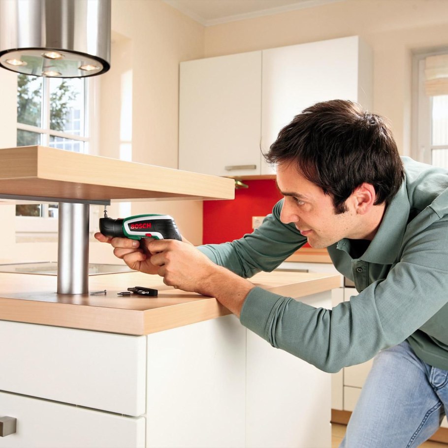 Сборщик кухонной мебели