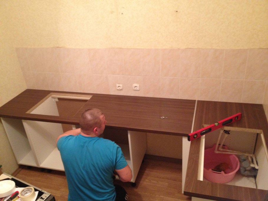 Собранный кухонный гарнитур