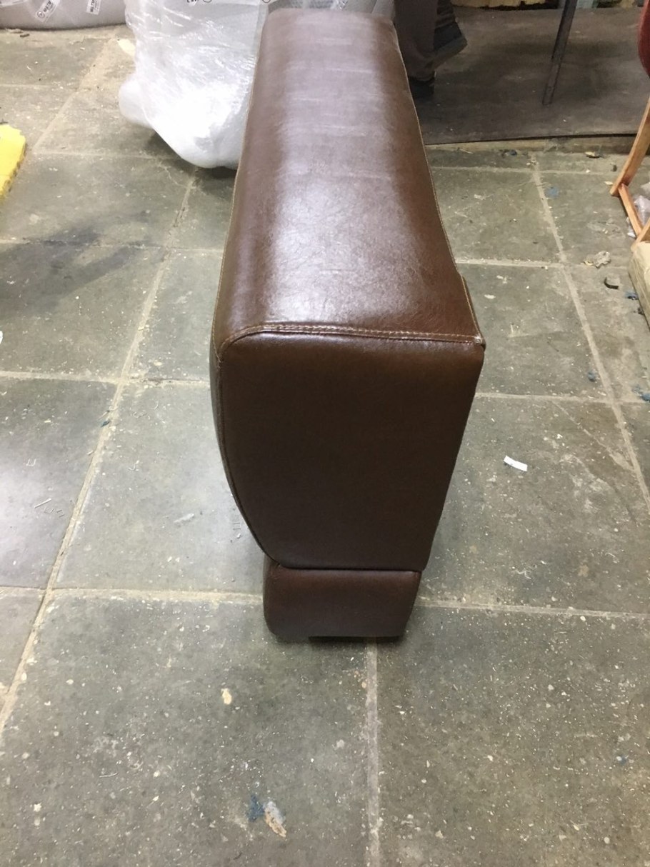 Обивка подлокотника дивана