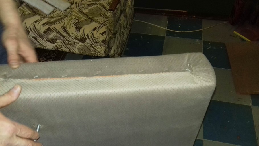 Обтянуть подлокотники дивана