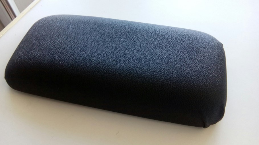 Обтянуть кожей подлокотник дивана