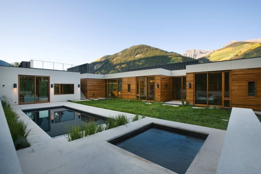 Одноэтажный дом с внутренним двором