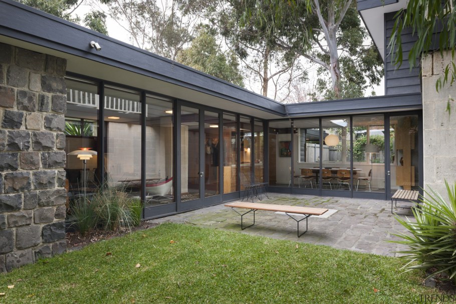 Одноэтажный дом с внутренним двориком