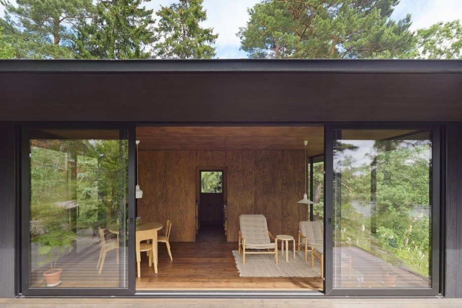 Мини домик с панорамными окнами