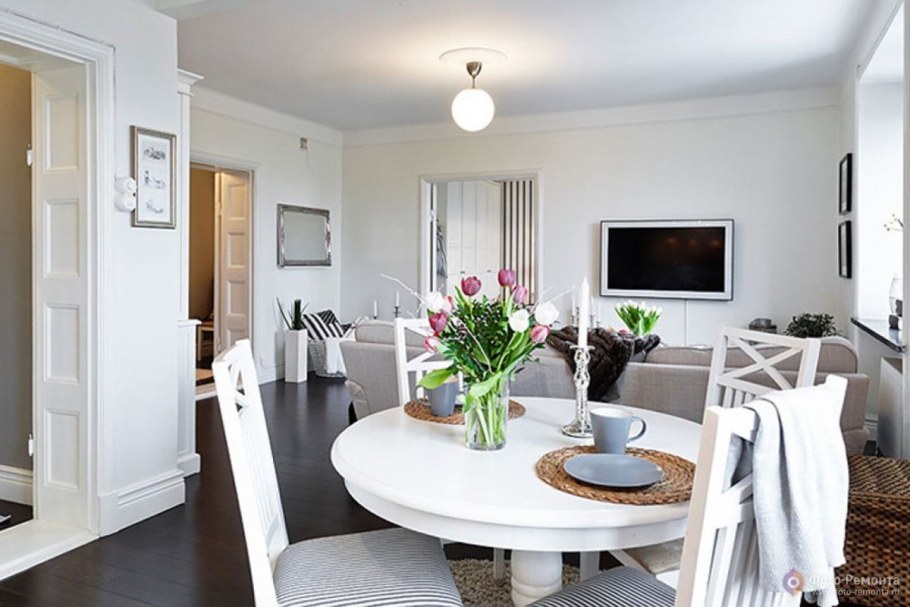 Кухня гостиная с круглым столом