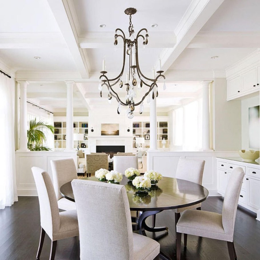 Столовая в светлых тонах