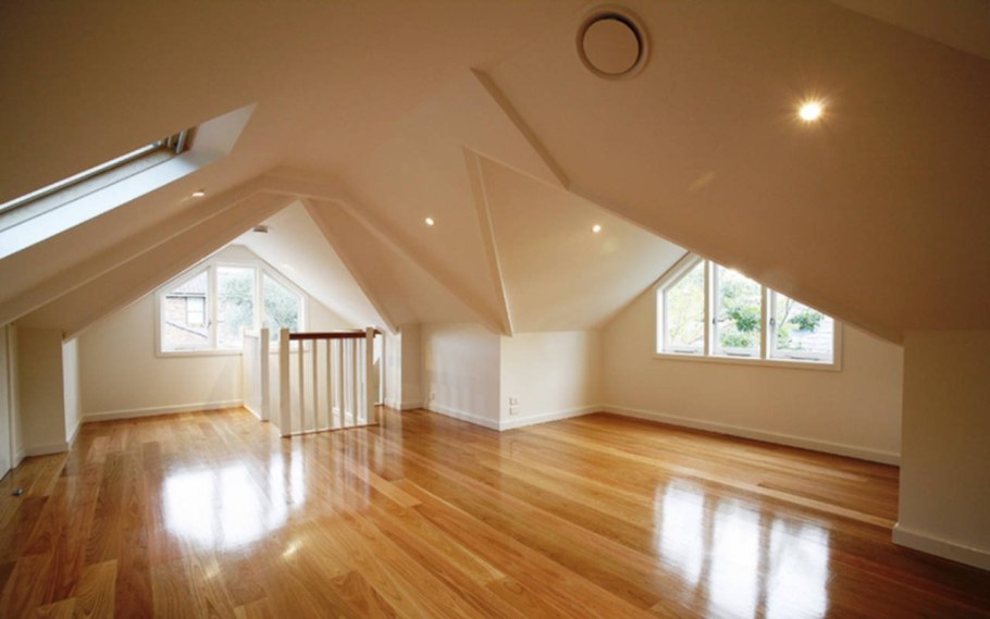 Отделка мансарды