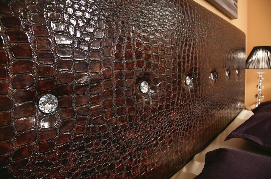 Отделка мебели кожей