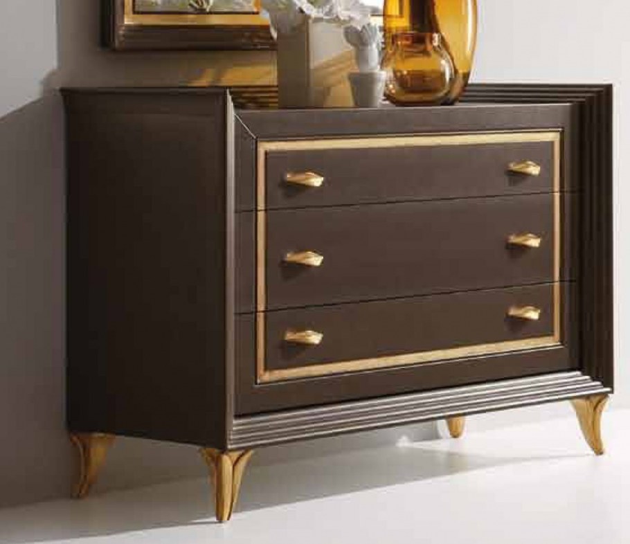 Комод на ножках