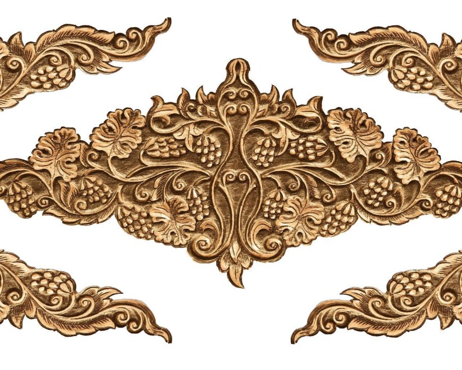 Резьба по дереву на белом фоне