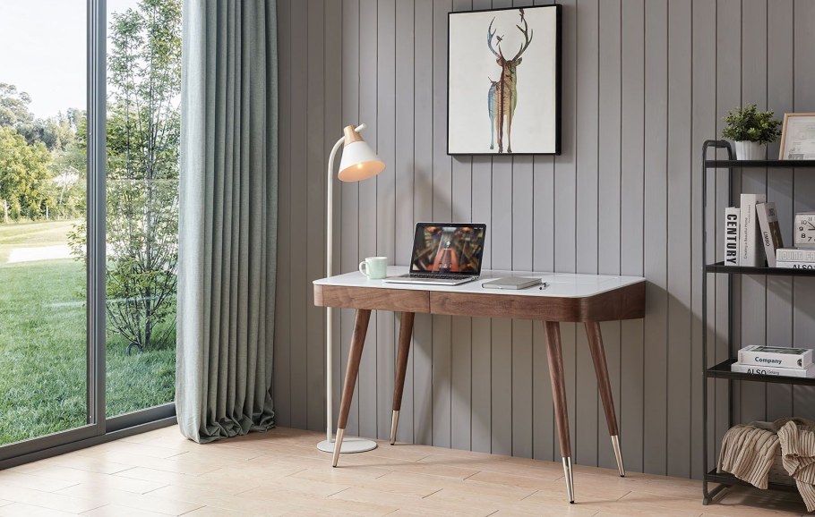 Стол письменный Newton в интерьере