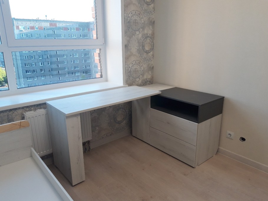 Дизайнерский компьютерный стол