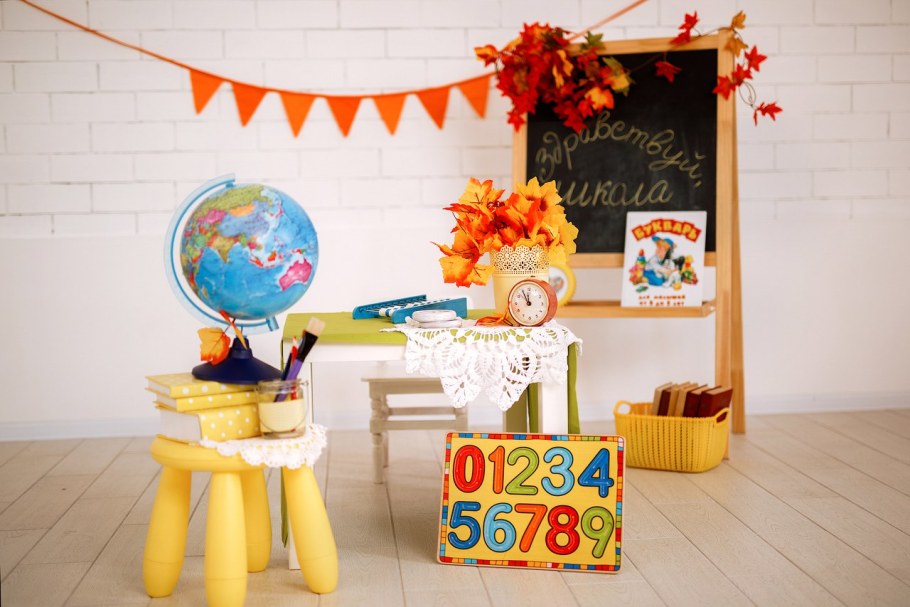 Картонные декорации