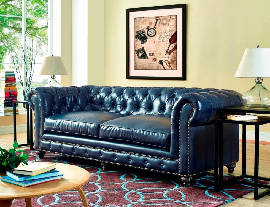 Кожаный диван