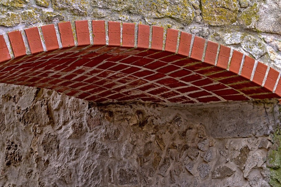 Арочный кирпич