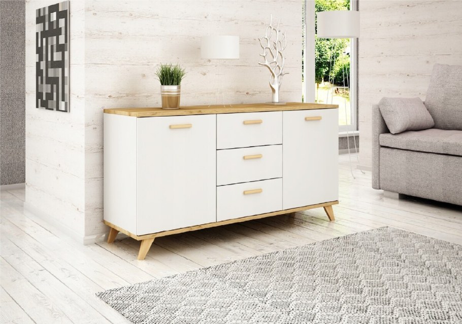 Кресло в скандинавском стиле