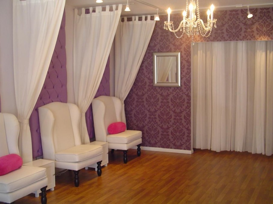 Зонирование салона красоты шторами