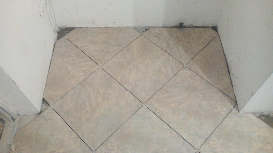 Укладка керамогранита 60х60 на пол