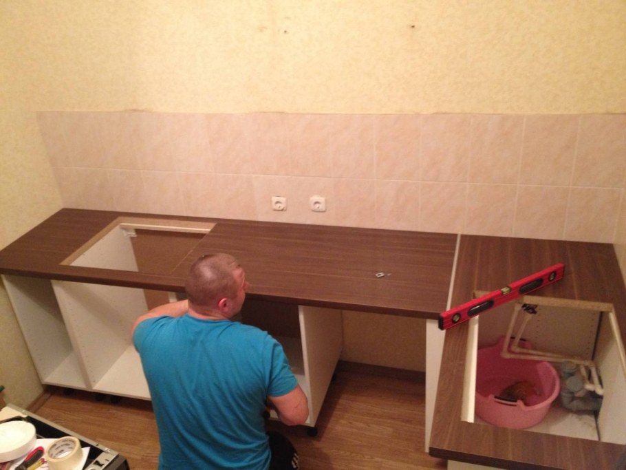 Крепление столешницы кухонного гарнитура