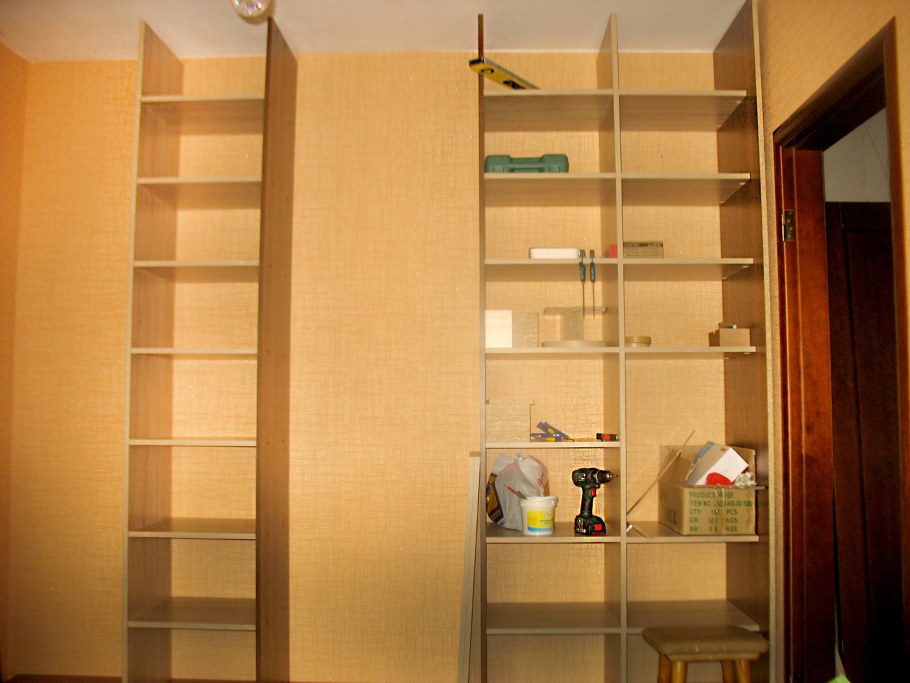 Самодельные встроенные шкафы