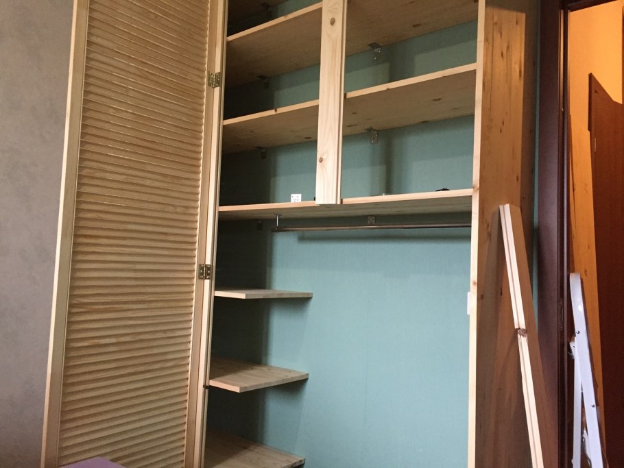 Самодельные встроенные шкафы