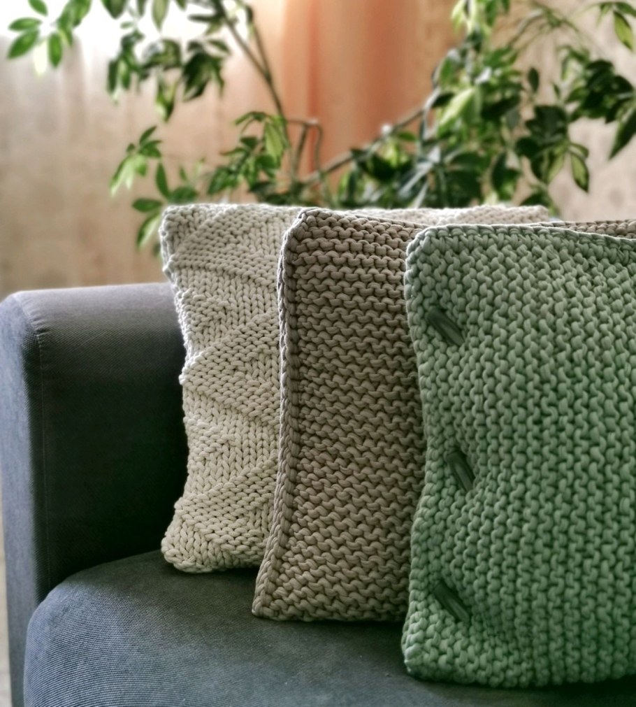 Вязаные подушки