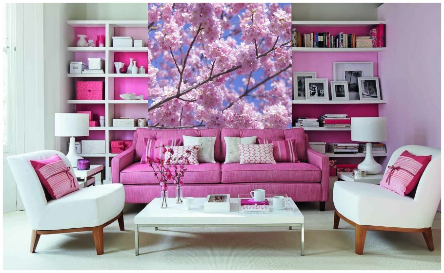 Розовый диван в интерьере