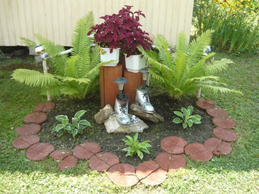 Красивые поделки для клумб и дач