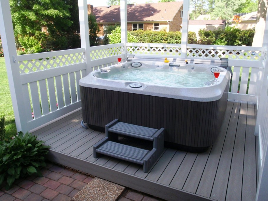 Jacuzzi j335