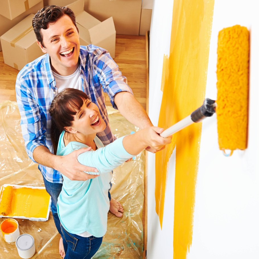 Делают ремонт в квартире