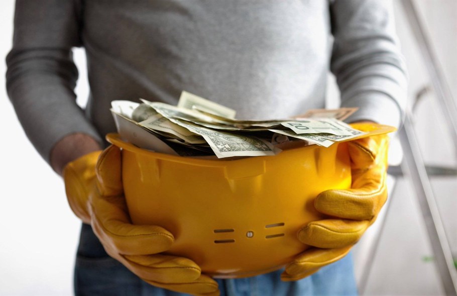 Деньги в каске