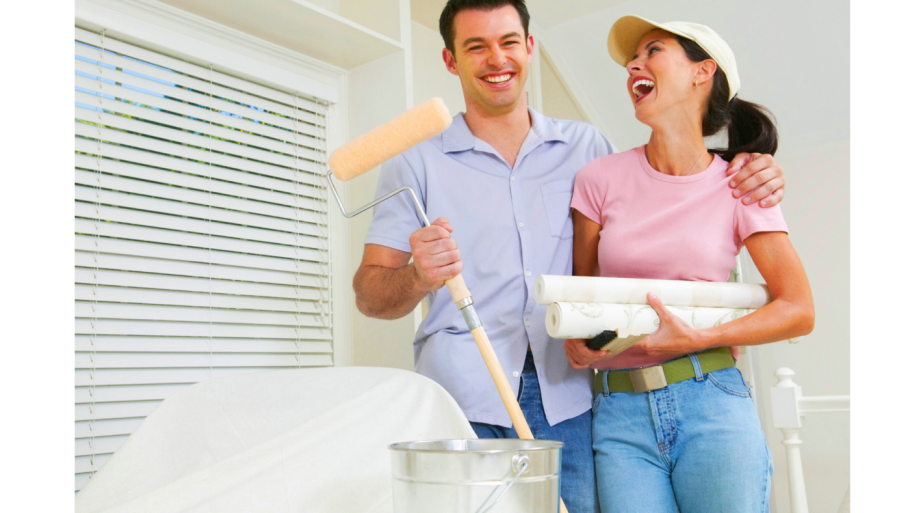 Молодая семья делает ремонт Сток