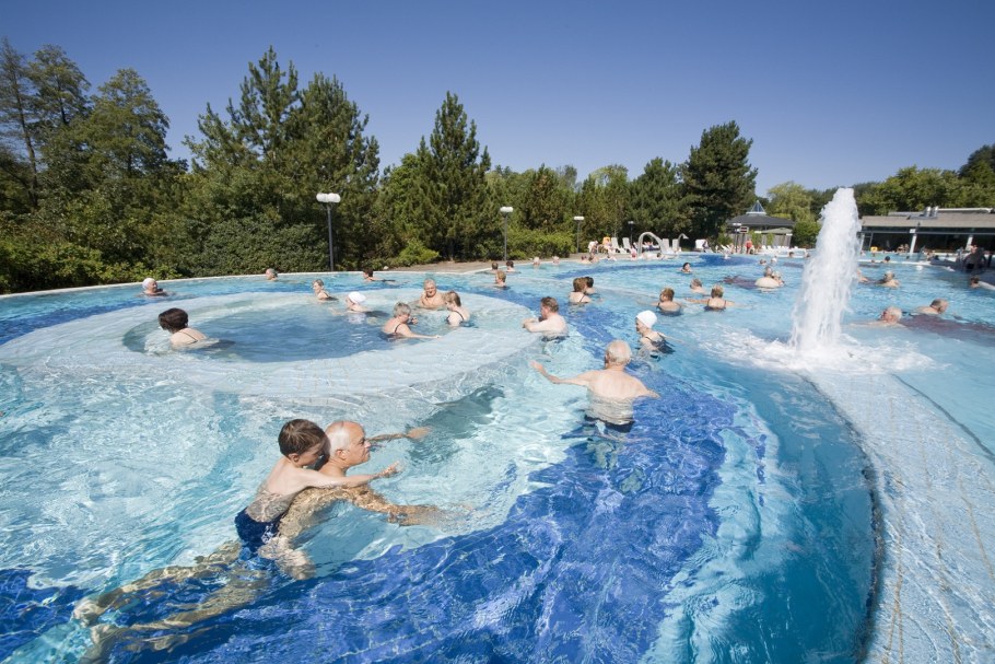 X Clinic Репино бассейн на крыше