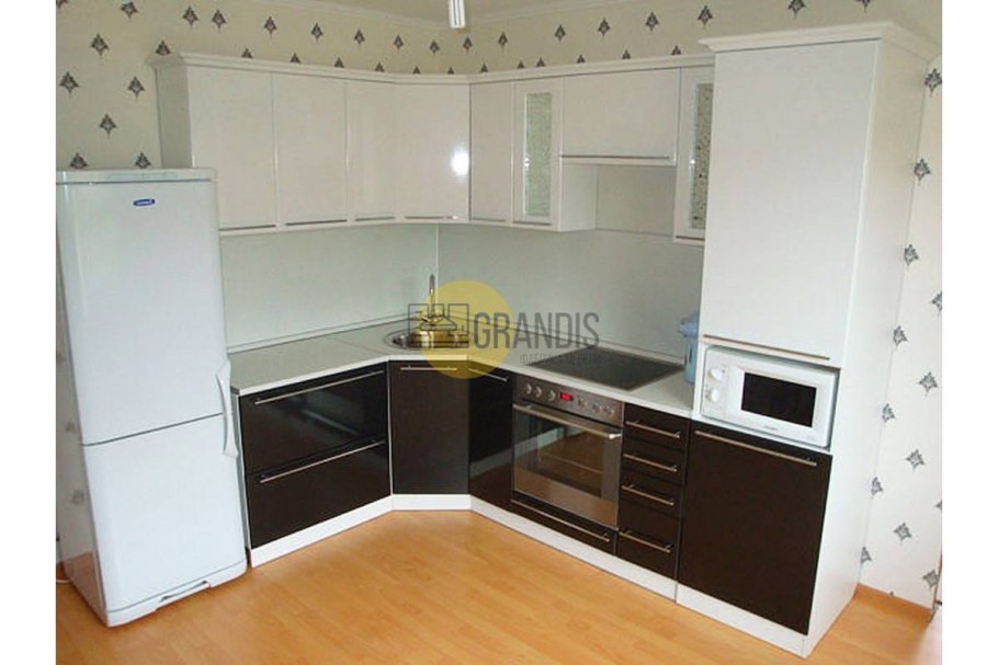 Кухни встроенные угловые