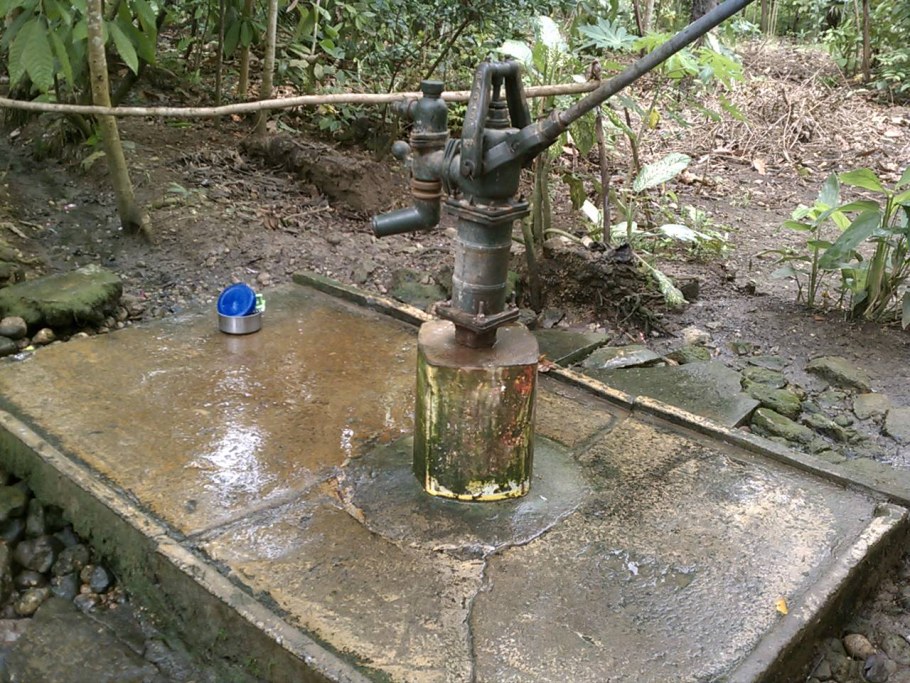 Ручной водяной насос для скважины большой глубины