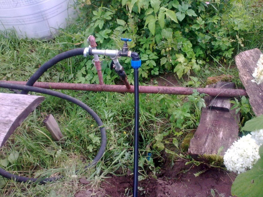 Водопровод для полива на даче