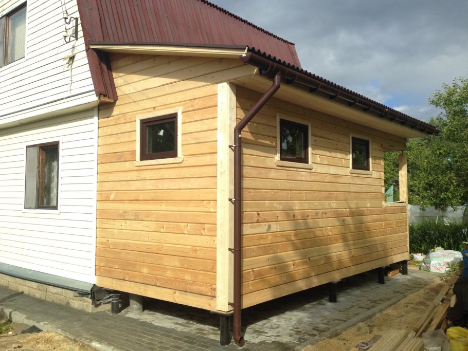 Пристройка к дому из имитации бруса