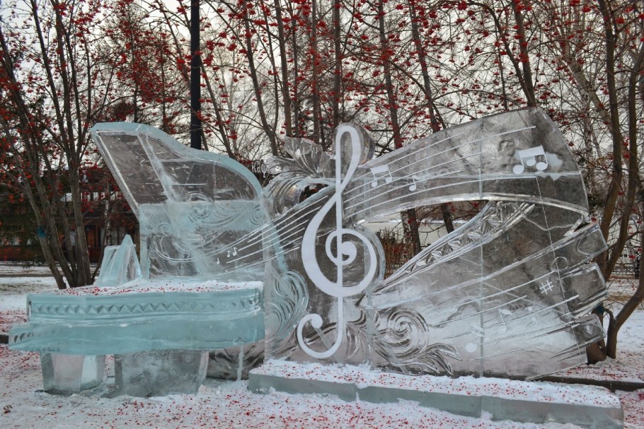 Металлическое пианино