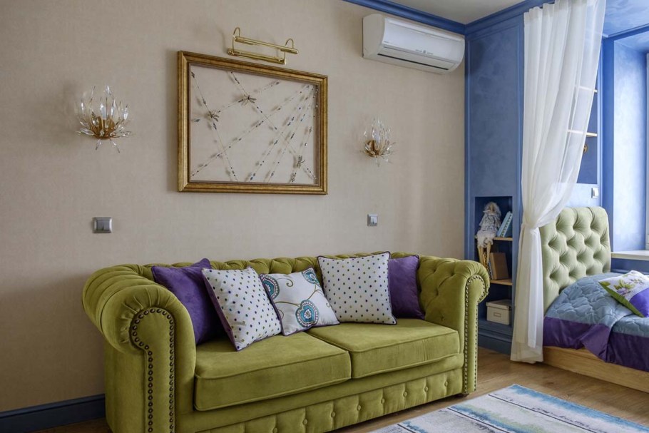 Светильники над диваном в гостиной