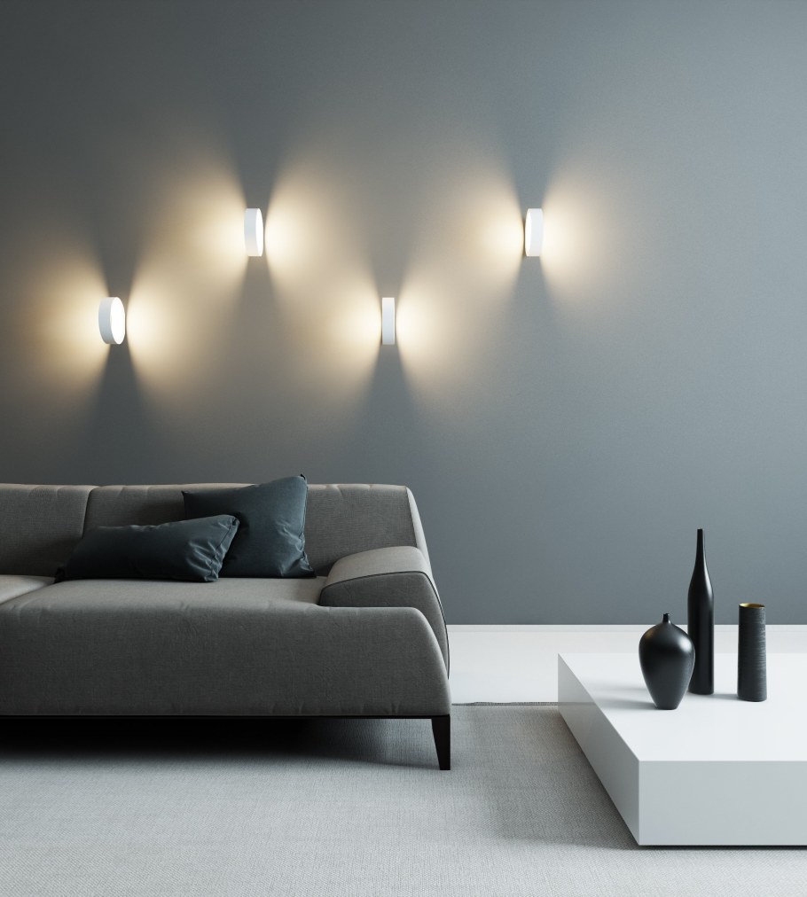 Молдинг в гостиной над диваном