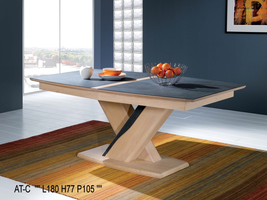 Стол широкий и длинный